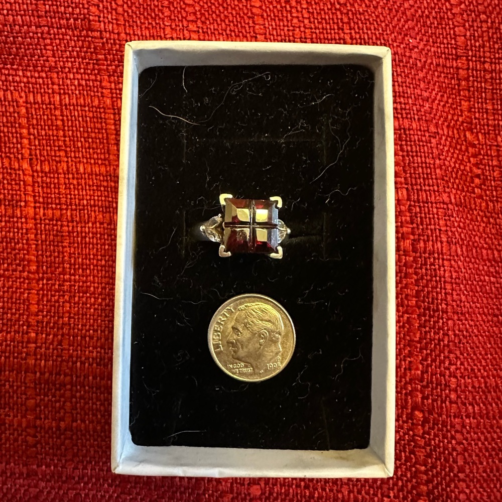 1990s Garnet Statement Ring Size 8 - Picture 11 of 11